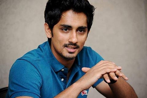 എന്നെ ബ്രോ എന്ന് വിളിക്കാതെടാ, ഒന്ന് പോടാ: ശബരിമലവിഷയത്തില് ചൊറിയാന് വന്നയാളെ ആട്ടിയോടിച്ച് സിദ്ധാര്ഥ്
