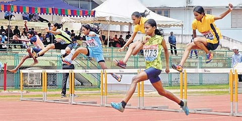സാന്ദ്രയ്ക്കും ചെങ്കിസ് ഖാനും ട്രിപ്പിള്; സ്പ്രിന്റില് ഡബിളുമായി വീണ്ടും കുതിച്ച് അഭിനവും ആന്സിയും