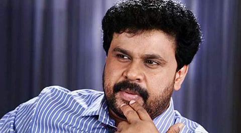 നിരന്തരം കേസ് മാറ്റിവെക്കാൻ ആവശ്യം ; ദിലീപിന്റെ അഭിഭാഷകന് ഹൈക്കോടതി പിഴ ചുമത്തി