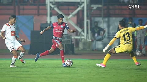 ഒറ്റ മിനുട്ടിനുള്ളില് രണ്ട് ഗോളുകള്; ഗോവയില് നിന്ന് കളി തട്ടിയെടുത്ത് ജംഷഡ്പുര്