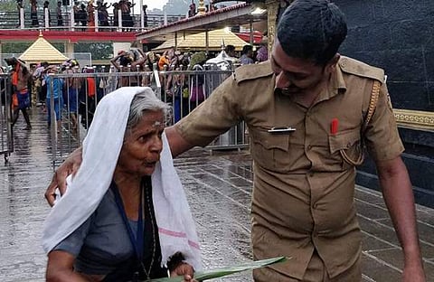 'സഹായം ആഗ്രഹിക്കുന്ന ഓരോ കണ്ണുകള്ക്കും മുന്നിലും നിറപുഞ്ചിരിയോടെ ഞാന് അല്ലെങ്കില് മറ്റൊരു കാക്കിധാരി ഉണ്ടാവും'