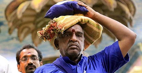 മാപ്പ് എഴുതി നല്കിയിട്ടില്ലെന്ന് പൊലീസ്; തടഞ്ഞത് മന്ത്രിയുടെ വാഹനം കടന്നുപോയി അഞ്ച് മിനിറ്റിന് ശേഷം വന്നവരെ