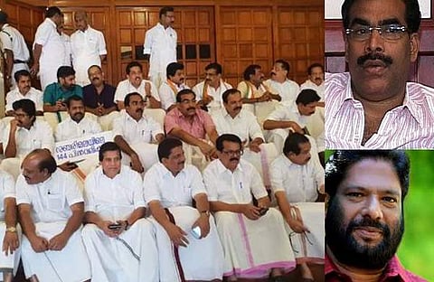 വനിതാ മതിലിനെച്ചൊല്ലി നിയമസഭയില് കയ്യാങ്കളി; പികെ ബഷീറും വി ജോയിയും ഏറ്റുമുട്ടി
