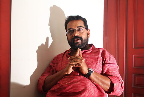 'സാഹിത്യം മലയാളിയുടെ മൂല്യബോധം തിരിച്ചുകൊണ്ടുവരും...': കെ.വി. മോഹന് കുമാര് പറയുന്നു