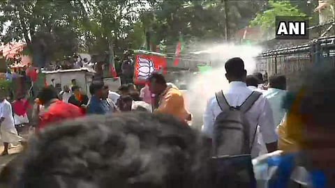 യുവമോർച്ചയുടെ ക്ലിഫ് ഹൗസ് മാർച്ചിൽ സംഘർഷം ; പൊലീസ് ജലപീരങ്കിയും കണ്ണീർ വാതകവും പ്രയോഗിച്ചു