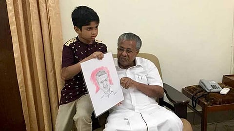 വാശി പിടിച്ച് കരഞ്ഞ കുഞ്ഞിനെ കാണാന് പിണറായി എത്തി; പിന്നെ ഒരു സെല്ഫിയും