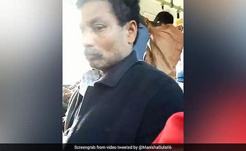 തിരക്കുള്ള ബസ്സില് സ്വയംഭോഗം ചെയ്തയാളെ ക്യാമറയില് പകര്ത്തി കൊളെജ് വിദ്യാര്ത്ഥിനി; കണ്ടിട്ടും കാണാതെയിരുന്ന് മറ്റ് യാത്രക്കാര്