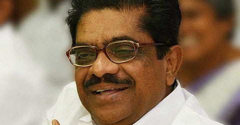 പുന: സംഘടനയെന്നാല് ഗ്രൂപ്പ് അടിസ്ഥാനത്തില് വീതം വെപ്പല്ല; ആദ്യം ഗ്രൂപ്പ് പിന്നെ പാര്ട്ടി എന്ന സമീപനം മാറണമെന്ന് സുധീരന്
