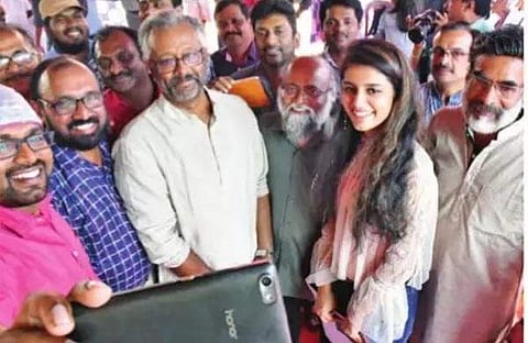 മതമൗലികവാദികളെ ഭയക്കില്ല, നിലപാടു വ്യക്തമാക്കി പ്രിയ വാര്യര്