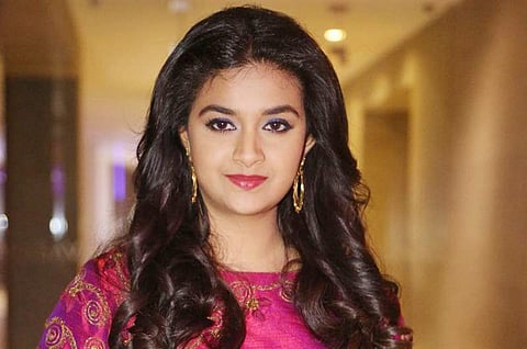 കീര്ത്തി സുരേഷിന്റെ മേക്കപ്പില് ബുദ്ധിമുട്ടി അണിയറപ്രവര്ത്തകര്; താരം മേക്കപ്പിനായി ചെലവഴിക്കുന്നത് മണിക്കൂറുകള്