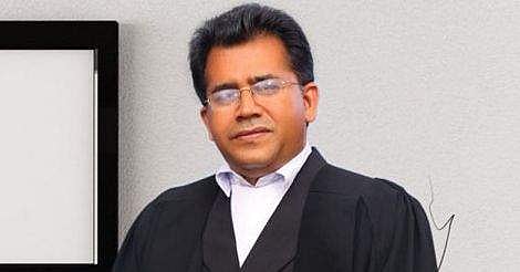 മലയാറ്റൂര് പള്ളിയില് വൈദികനെ കപ്യാര് കുത്തിക്കൊന്നു