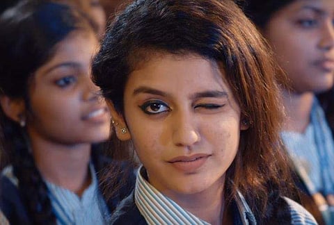 ഫെബ്രുവരിയില് ഇറങ്ങിയ 'കണ്ണിറുക്കലി'നെതിരെ ജനുവരിയില് സര്ക്കുലര്; പ്രചാരണം വ്യാജം?