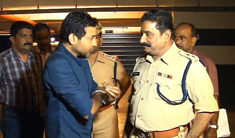 തൃശൂരില് ഉള്ളവര് നിഷാമിന്റെ പണം വാങ്ങുന്നവര്; വെളുപ്പെടുത്തലുമായി അന്വേഷണ ഉദ്യോഗസ്ഥന്