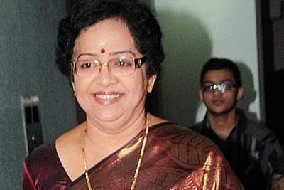 ഒരാള് സമ്പന്നനാകുന്നത് നേരായ വഴിയിലാണെങ്കില് അതിലെന്താണ് തെറ്റ്: മല്ലികയെ ട്രോളുന്നവരോട്