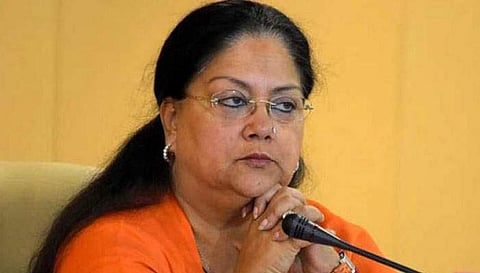 കര്ഷകര്ക്ക് പിഴയിടുന്ന ഉദ്യോഗസ്ഥരെ മരത്തില് കെട്ടിയിടാന് ബിജെപി എംഎല്എയുടെ ആഹ്വാനം; പ്രതിരോധത്തിലായി വസുന്ധരരാജ സിന്ധ്യ സര്ക്കാര്