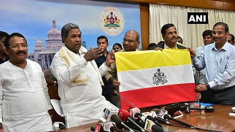 സ്വന്തം ത്രിവര്ണ പതാകയുമായി കര്ണാടക; സംസ്ഥാന സര്ക്കാര് അംഗീകാരം നല്കി