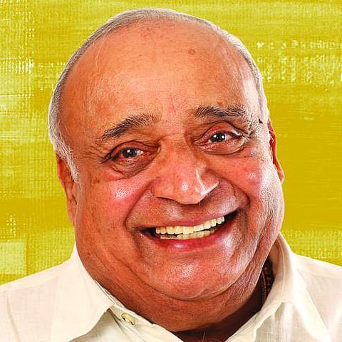 കര്ണാടകത്തില് ജെഡിഎസ് ബിജെപിക്കൊപ്പം; എല്ഡിഎഫില് പിന്നെ എങ്ങനെ തുടരനാകും: വീരേന്ദ്രകുമാര്