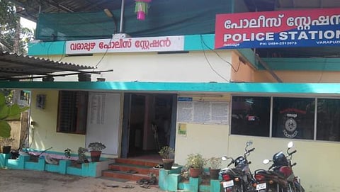 'ഇങ്ങോട്ടുതന്നെയാണ് തിരിച്ചു വരേണ്ടതെന്ന് മറക്കേണ്ട' ; സജിത്തിന് പൊലീസിന്റെ ഭീഷണി