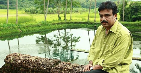 പാര്വ്വതിക്ക് ലഭിക്കേണ്ട അവാര്ഡാണ് ശ്രീദേവിക്ക് കൊടുത്തത്: അവാര്ഡ് ജൂറിക്കെതിരെ വിനോദ് മങ്കര