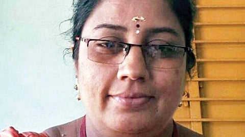 'വഴങ്ങിക്കൊടുത്താൽ' നിറയെ മാർക്കും പണവും ; വിദ്യാർത്ഥിനികളെ ഉപദേശിച്ച അധ്യാപിക അറസ്റ്റിൽ