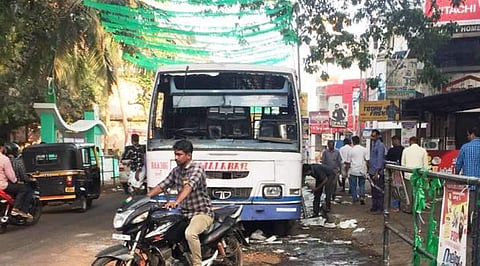 'നാട്ടുകാര്ക്ക് വേണ്ടി ഒന്നും ചെയ്യരുത്; വീട്ടുകാര്ക്ക് വേണ്ടി ജീവിക്കുക'