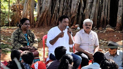 മോദിയുടെ കൗണ്ട് ഡൗണ് തുടങ്ങി; കര്ണാടകയില് ബിജെപി തോറ്റമ്പുമെന്ന് പ്രകാശ് രാജ്