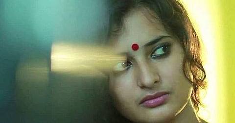 ഷൂട്ടിങ്ങിനായി ബൈക്കില് പോയ നടിക്ക് കാറിടിച്ച് ദാരുണ മരണം