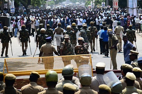 തൂത്തുക്കുടി വെടിവയ്പ്പ്; മരണം 11, കൊല്ലപ്പെട്ടവരില് സ്ത്രീയും പൊലീസുകാരനും