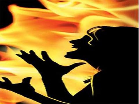 കൂട്ടബലാത്സംഗത്തിനിരയായ പെണ്കുട്ടിയെ ജീവനോടെ കത്തിച്ച സംഭവം : 16 പേർ അറസ്റ്റിൽ