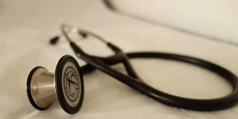 നീറ്റ് പരീക്ഷയില് ക്രമക്കേട്: രാജ്യവ്യാപകമായി സിബിഐ റെയ്ഡ്