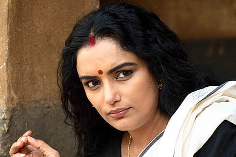 അമ്മയുടെ എക്സിക്യൂട്ടീവ് മെമ്പറായതിന് പിന്നാലെ നടി ശ്വേതാ മേനോന് ഭീഷണി; അടുത്തറിയാവുന്ന ആരോ ആണെന്ന് ശ്വേത