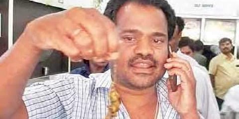 വഴുതനങ്ങ കറിയില് നിന്ന് കിട്ടിയത് ചത്ത എലി: പ്രമുഖ ഹോട്ടലില് നിന്ന് ഭക്ഷണം കഴിച്ച ദമ്പതികള് ആശുപത്രിയില്
