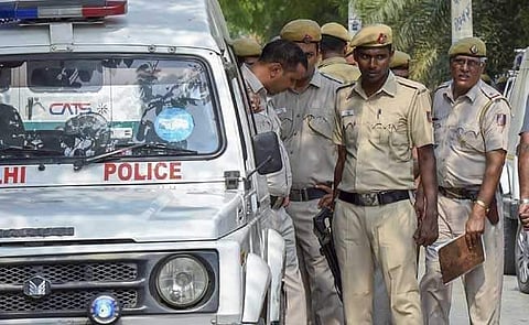 സഹോദരിക്കു നേര്ക്ക് മോശം കമന്റ്; ഇ-റിക്ഷ ഡ്രൈവറെ സഹോദരനും സുഹൃത്തും ചേര്ന്ന് അടിച്ചുകൊന്നു
