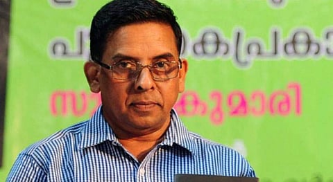 പ്രഭാവര്മക്കെതിരെയും ഹിന്ദുത്വവാദികളുടെ ഭീഷണി; സംഘപരിവാര് ഭീഷണിയുടെ കത്തി മടക്കി പോക്കറ്റില് വെച്ചാല് മതിയെന്ന് കവി