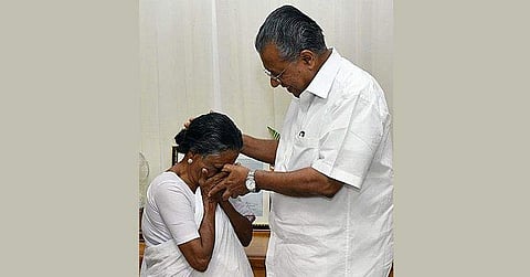 സഹായത്തിന് നന്ദി; പിണറായി കാണാന് പ്രഭാവതിയമ്മയെത്തി