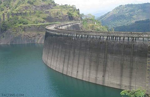 ഡാമുകളില് ജലനിരപ്പ് ഉയരുന്നു; ജാഗ്രതാ നിര്ദേശവുമായി ജില്ലാ ഭരണകൂടങ്ങള്, പമ്പാ, ഇടമലയാര് ഡാമുകള് തുറക്കാന് സാധ്യത