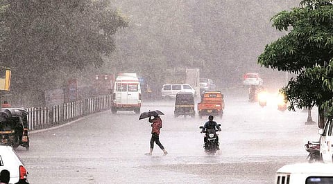കാറ്റും മഴയും രണ്ട് ദിവസം കൂടി; മലമ്പുഴ ഇന്ന് തുറക്കും, ഇടുക്കിയിലും ജലനിരപ്പ് ഉയര്ന്നു