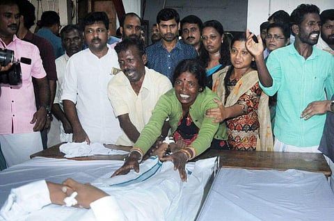 'നിങ്ങളുടെ സഹായം ഞങ്ങള്ക്ക് വേണ്ട: സംഘപരിവാറിന്റെ മുഖത്തുനോക്കി അഭിമന്യുവിന്റെ അച്ഛന് പറഞ്ഞു'
