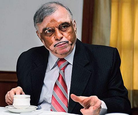 സ്പീഡ് ക്യാമറയില് കുടുങ്ങി; ഗവര്ണര് പി സദാശിവം പിഴയടച്ചു