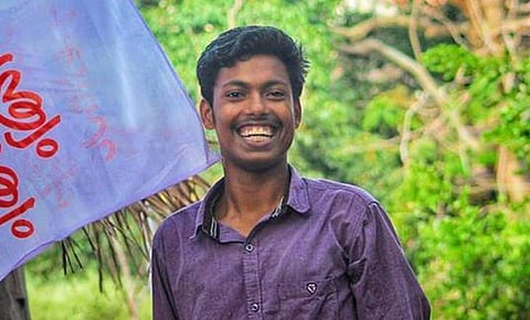 അഭിമന്യുവിന്റെ കൊലപാതകം : പ്രതികളെ തിരിച്ചറിഞ്ഞു ; മുഖ്യപ്രതികള് കേരളം വിട്ടതായും സംശയം, അന്വേഷണം സംസ്ഥാനത്തിന് പുറത്തേക്ക്