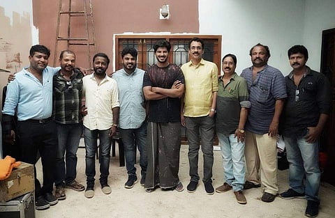 ഒരു വര്ഷത്തിനു ശേഷം ഡിക്യൂ മലയാളത്തിലേയ്ക്ക്; ലൊക്കേഷന് ചിത്രത്തെ ആവേശത്തോടെ വരവേറ്റ് ആരാധകര്