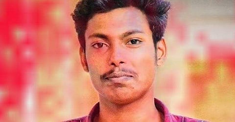 'അവനെ കൊല്ലാൻ അവർക്ക് എങ്ങനെ കഴിഞ്ഞു ?' ; കൊലയാളികളെ പിടികൂടിയില്ലെങ്കില് താനും ഭാര്യയും മരിക്കുമെന്ന് അഭിമന്യുവിൻെറ പിതാവ്