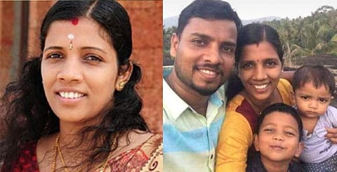 ലിനിയുടെ ആഗ്രഹം നിറവേറ്റാന് അവര് പറശ്ശിനിക്കടവിലെത്തി; സിദ്ധാര്ഥന് ചോറൂണ്