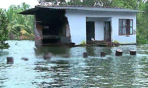 വെള്ളക്കെട്ടില് വീണ് അമ്മയും മകളും മരിച്ചു