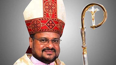 പ്രാര്ത്ഥനയുടെ പേരില് അര്ദ്ധരാത്രി ബിഷപ്പ് മുറിയിലേക്ക് വിളിപ്പിച്ചു; ഫ്രാങ്കോ മുളയ്ക്കലിനെതിരെ കന്യാസ്ത്രീകളുടെ നിര്ണായകമൊഴി