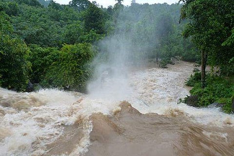 18 വരെ കനത്ത മഴയ്ക്ക് സാധ്യത ;സംസ്ഥാനത്തെ 33 ഡാമുകൾ തുറന്നു