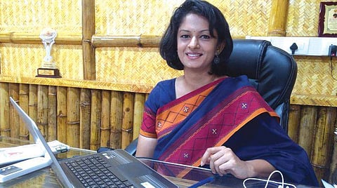 ട്രോളുകള് ആസ്വദിച്ചു, പക്ഷേ നിങ്ങളുടെ ഊര്ജവും കഴിവും പ്രകൃതിസംരക്ഷണത്തിന് മാറ്റിവെക്കൂ: ഉപദേശവുമായി കലക്ടര് വാസുകി