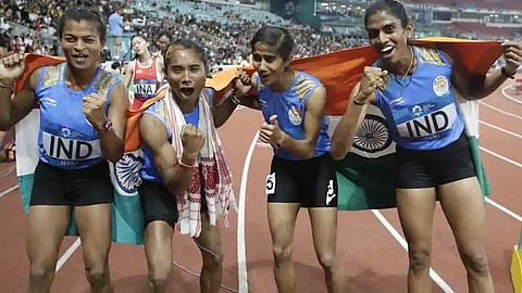 സുവര്ണ നേട്ടം തുടര്ച്ചയായി അഞ്ചാം തവണയും; അഭിമാനമായി വനിതാ റിലേ ടീം; പുരുഷ വിഭാഗത്തില് വെള്ളി