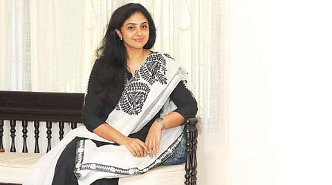 അച്ഛന്റെയും അമ്മയുടെയും കാര്യത്തില് വിഷമം ഉണ്ടായിരുന്നു: മുകേഷുമായുള്ള വിവാഹത്തെക്കുറിച്ച് മേതില് ദേവിക