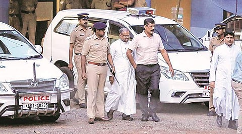 150 ചോദ്യങ്ങള്, ബിഷപ്പിന്റെ ഉത്തരത്തില് തൃപ്തരാവാതെ പൊലീസ്